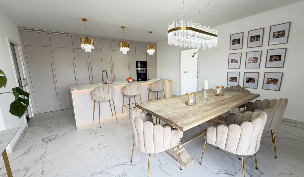 Resale - Detached Villa - Villamartín