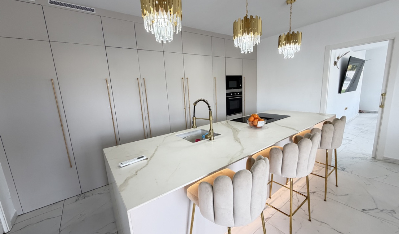 Resale - Detached Villa - Villamartín