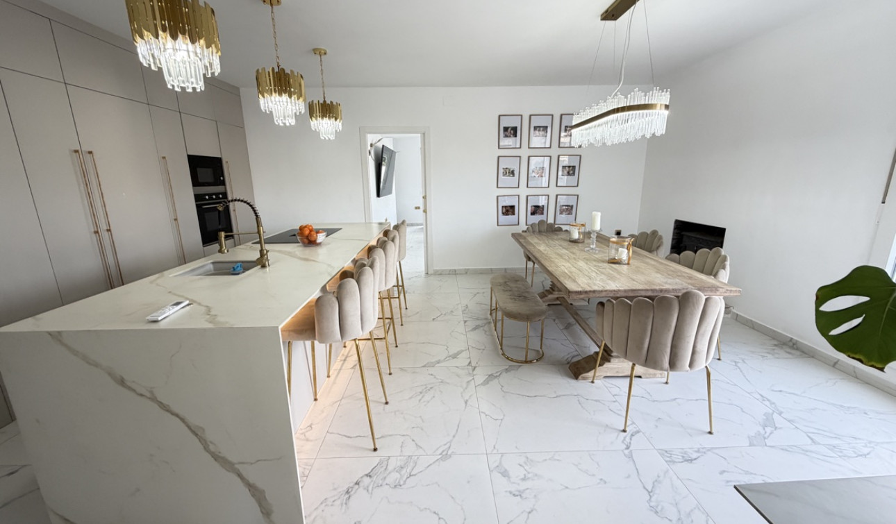 Resale - Detached Villa - Villamartín