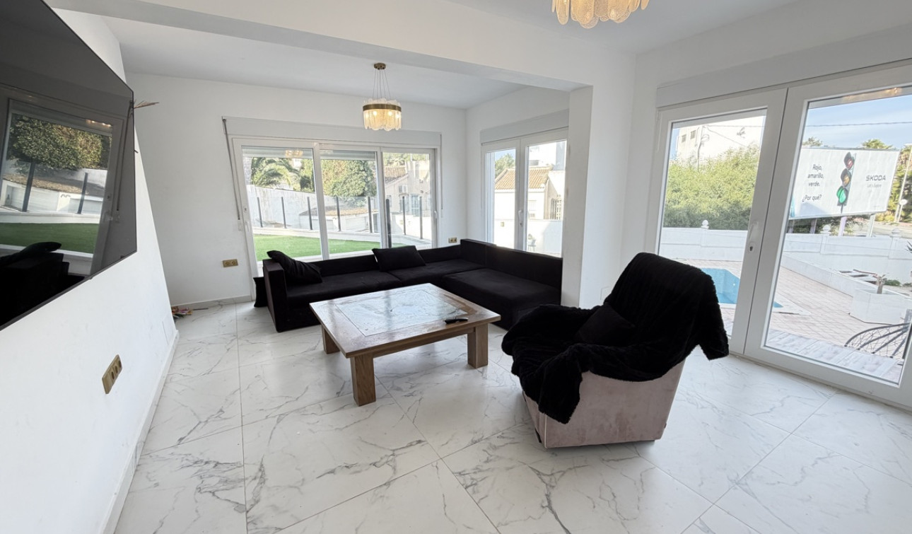 Resale - Detached Villa - Villamartín