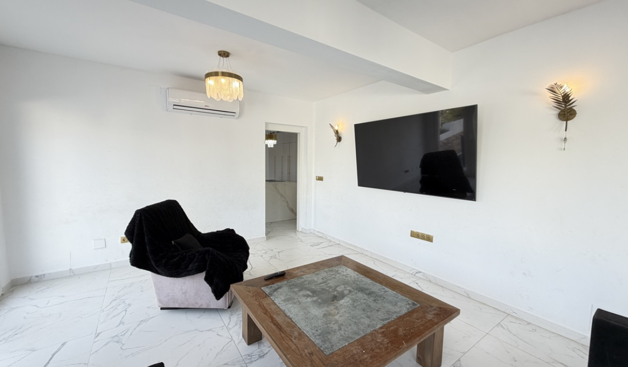 Resale - Detached Villa - Villamartín