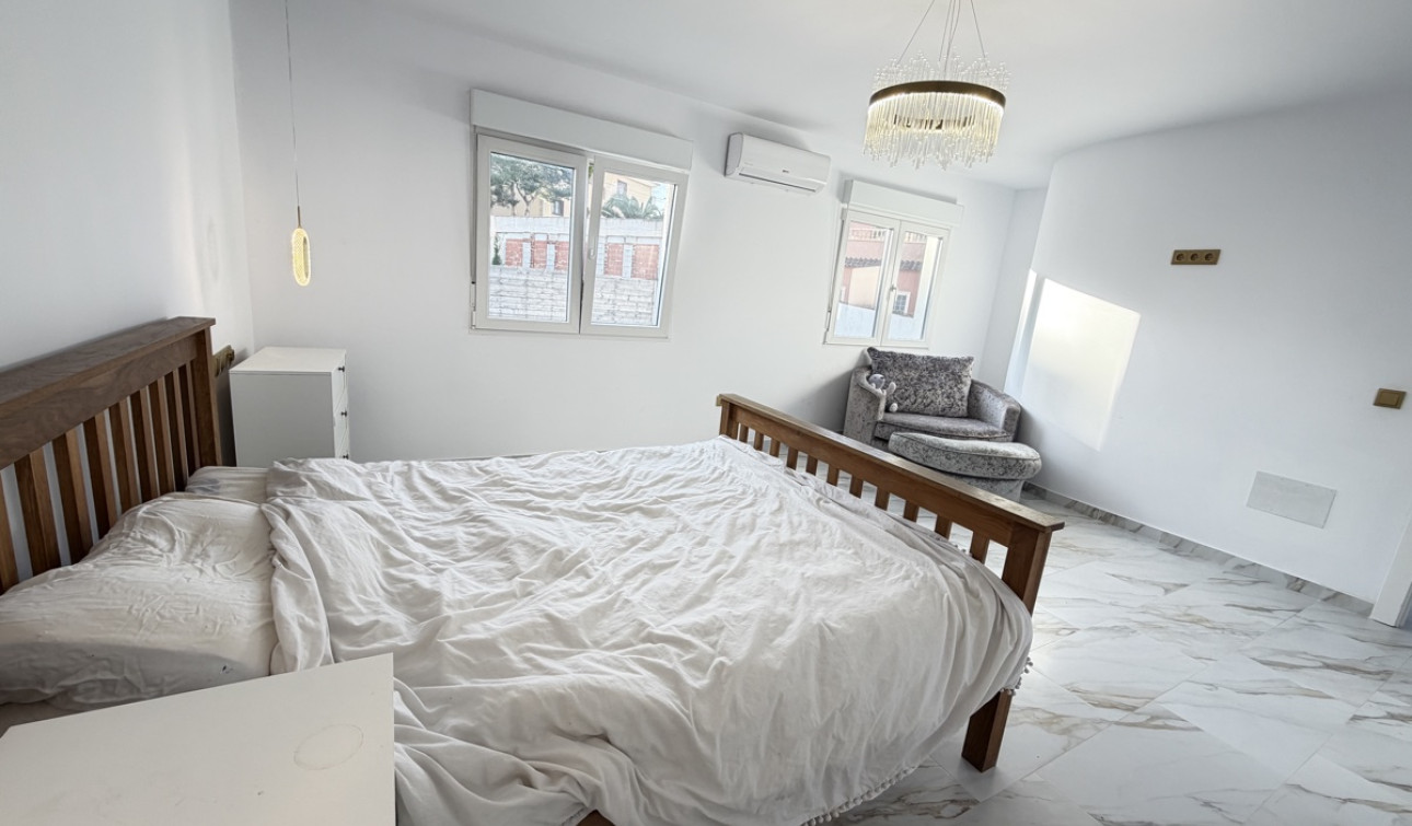 Resale - Detached Villa - Villamartín