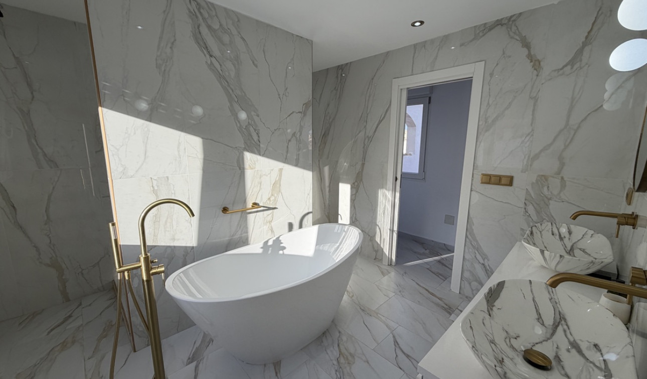 Resale - Detached Villa - Villamartín