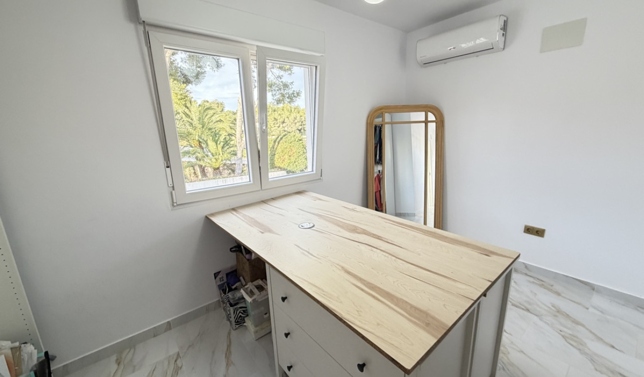 Resale - Detached Villa - Villamartín