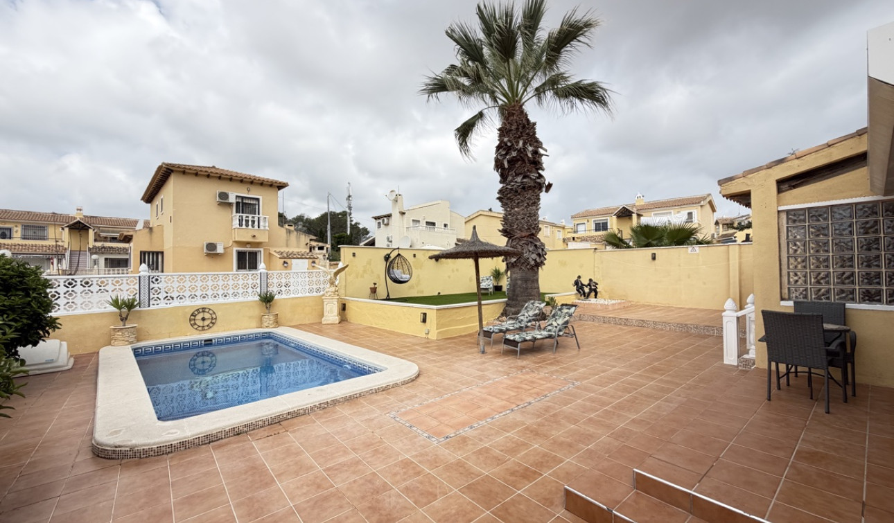 Resale - Detached Villa - Villamartín