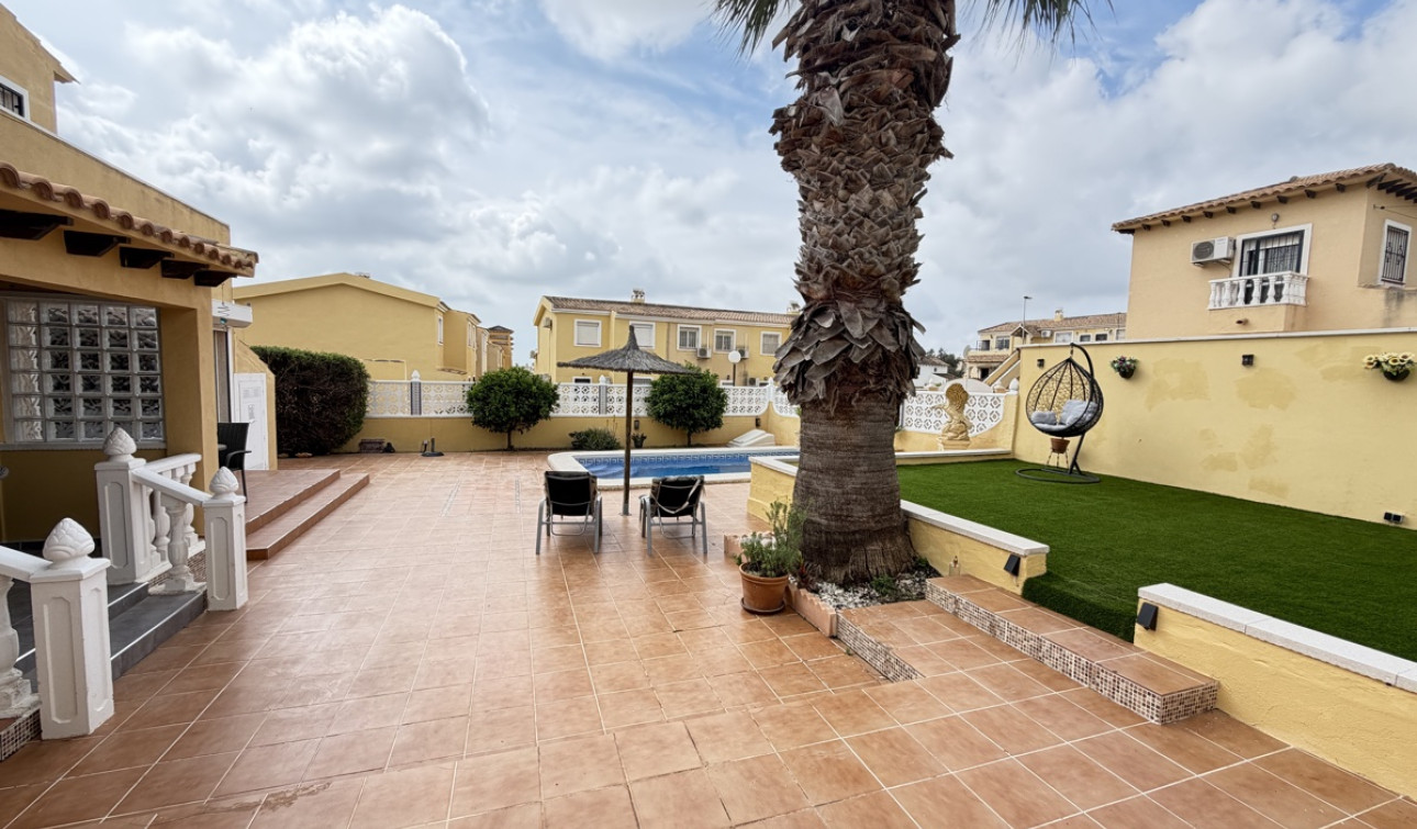 Resale - Detached Villa - Villamartín