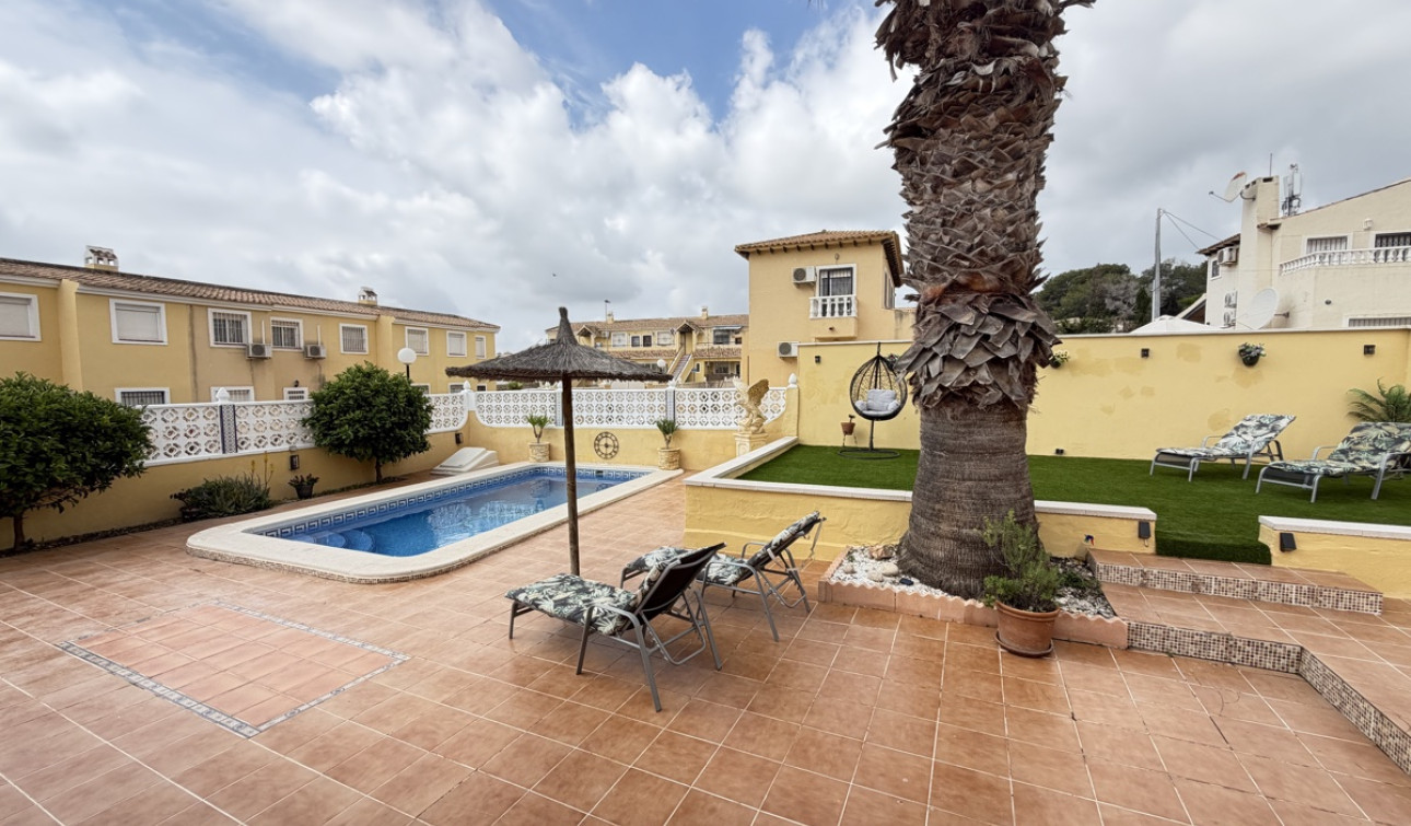 Resale - Detached Villa - Villamartín