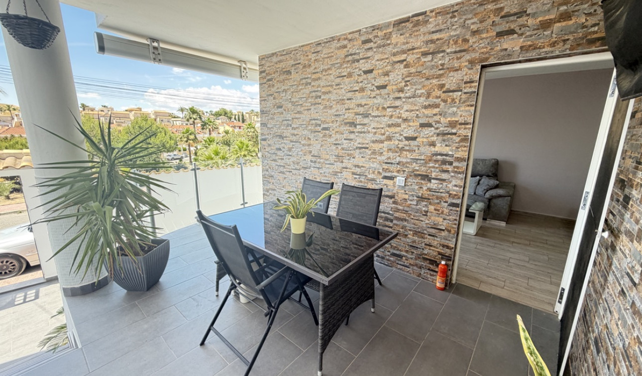 Resale - Detached Villa - Villamartín