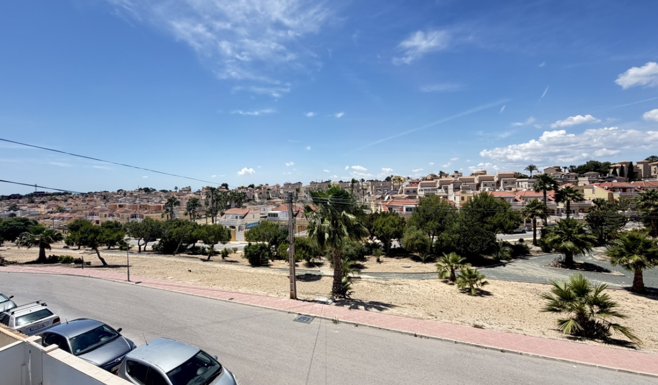 Resale - Detached Villa - Villamartín