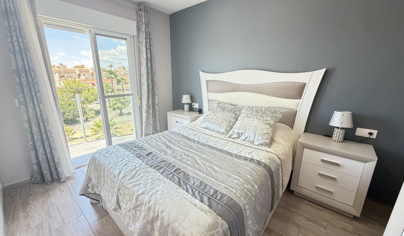 Resale - Detached Villa - Villamartín