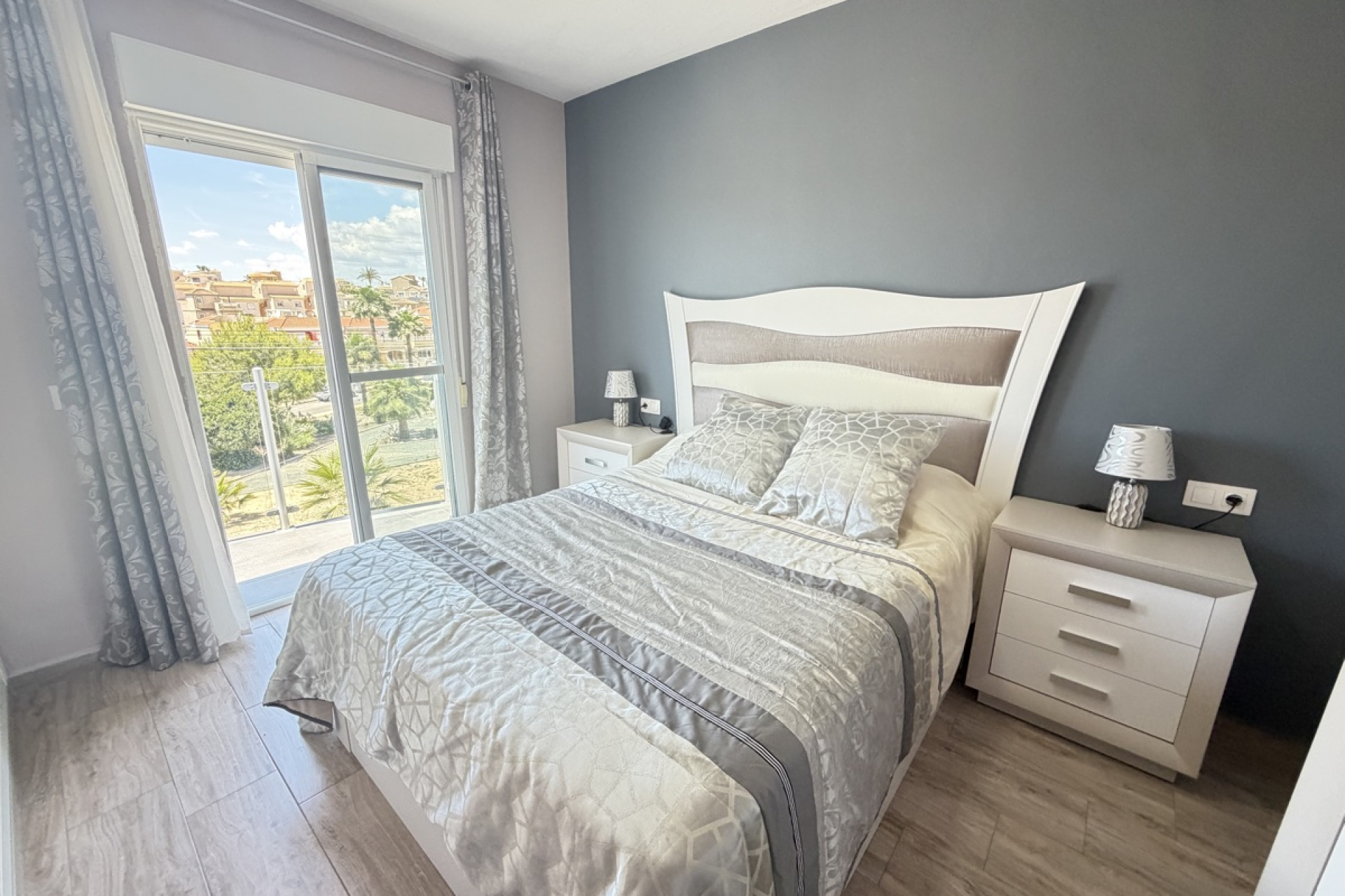 Resale - Detached Villa - Villamartín