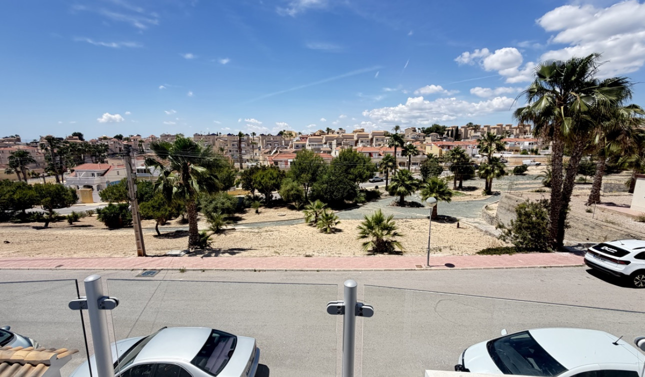 Resale - Detached Villa - Villamartín