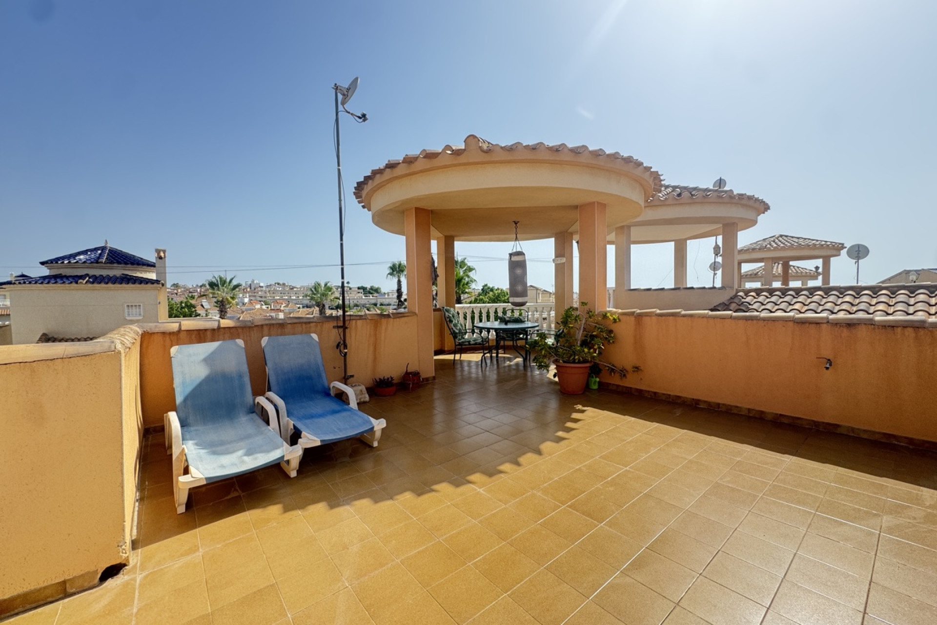 Resale - Detached Villa - Villamartín