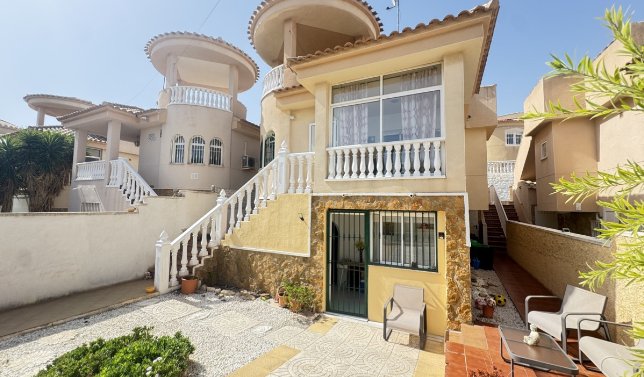 Resale - Detached Villa - Villamartín
