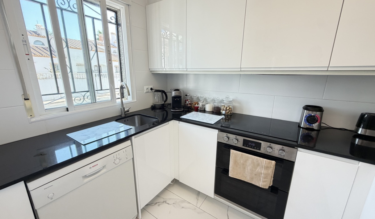 Resale - Detached Villa - Villamartín