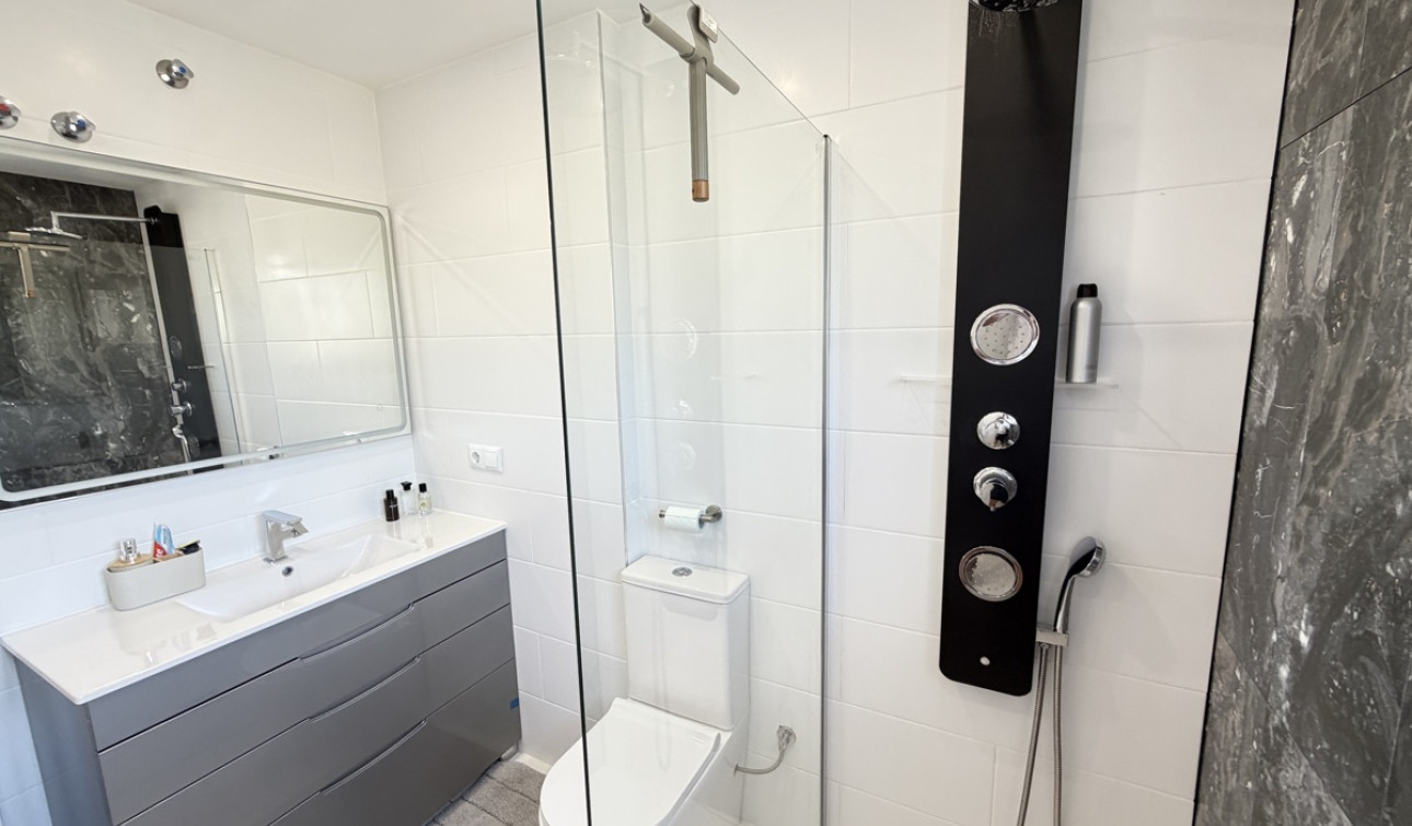 Resale - Detached Villa - Villamartín