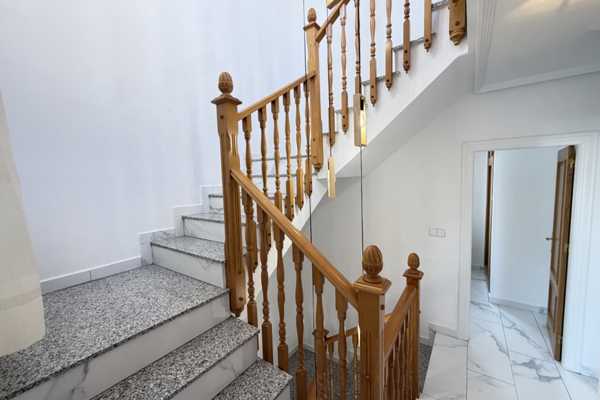 Resale - Detached Villa - Villamartín