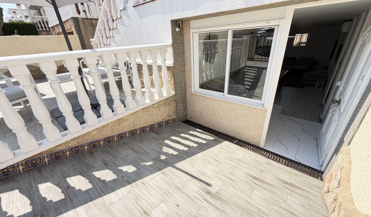 Resale - Detached Villa - Villamartín