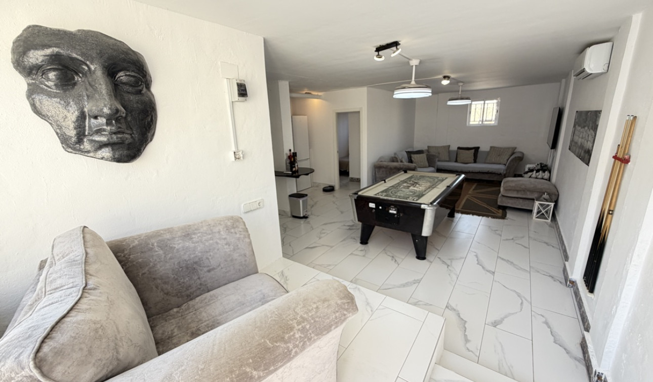 Resale - Detached Villa - Villamartín