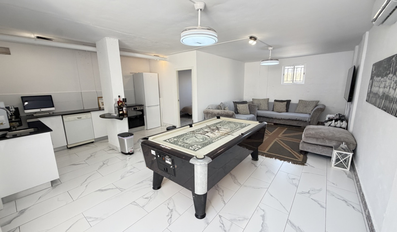 Resale - Detached Villa - Villamartín