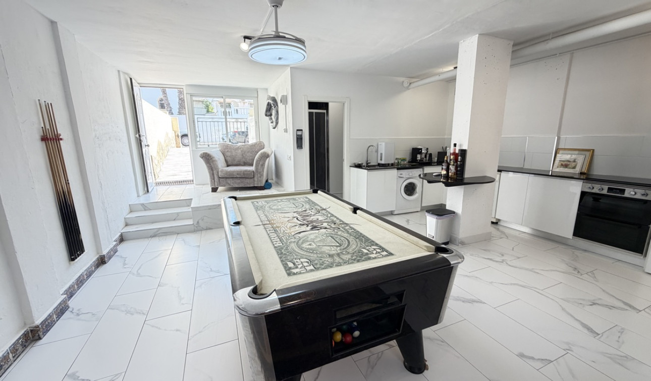 Resale - Detached Villa - Villamartín