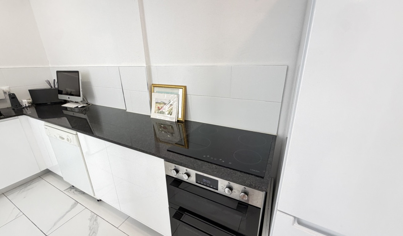 Resale - Detached Villa - Villamartín