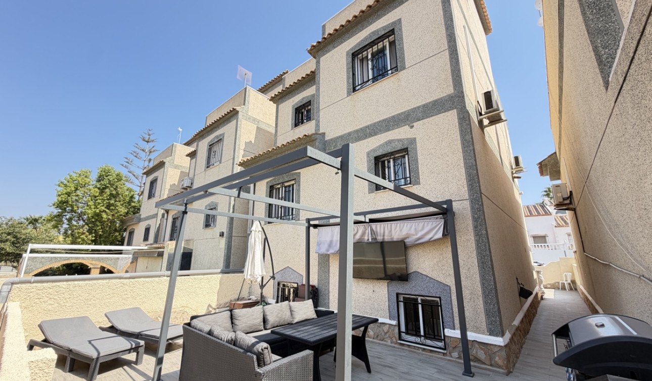 Resale - Detached Villa - Villamartín