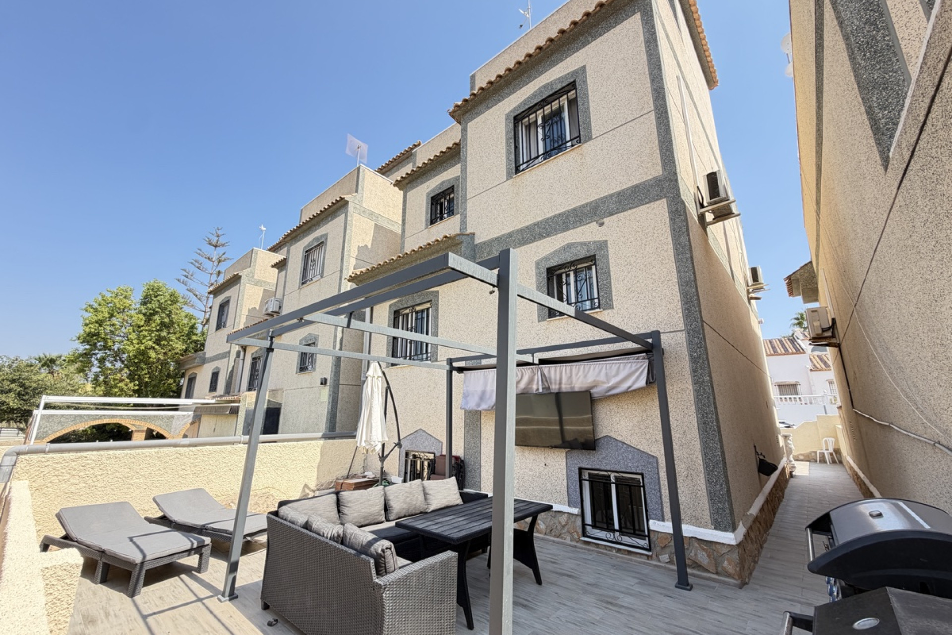 Resale - Detached Villa - Villamartín