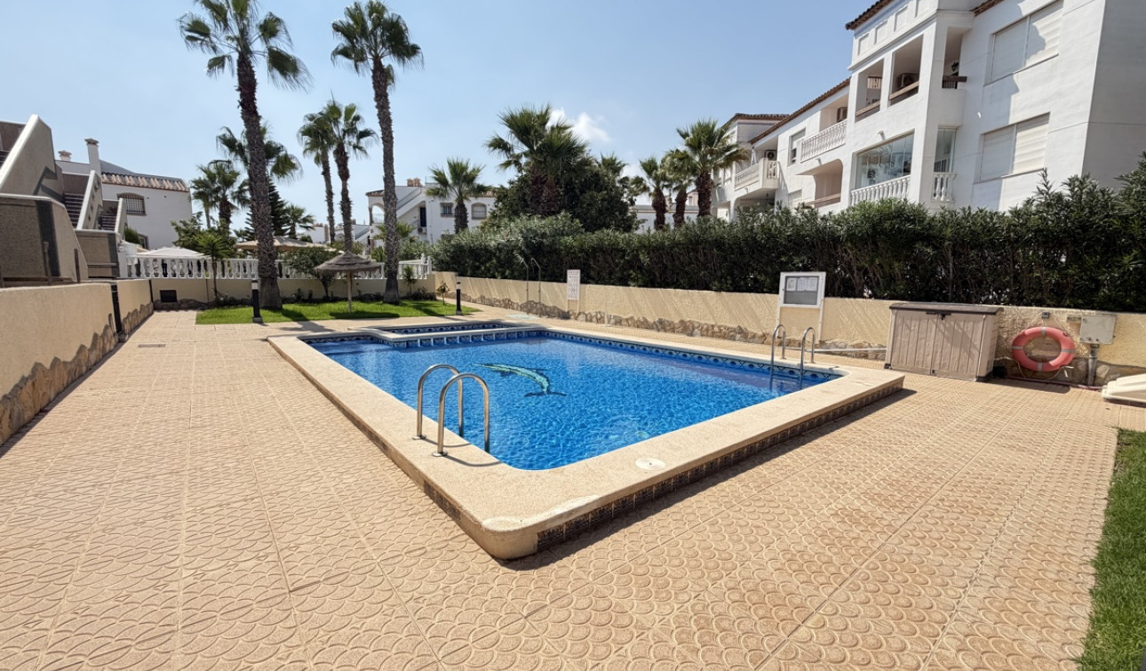 Resale - Detached Villa - Villamartín