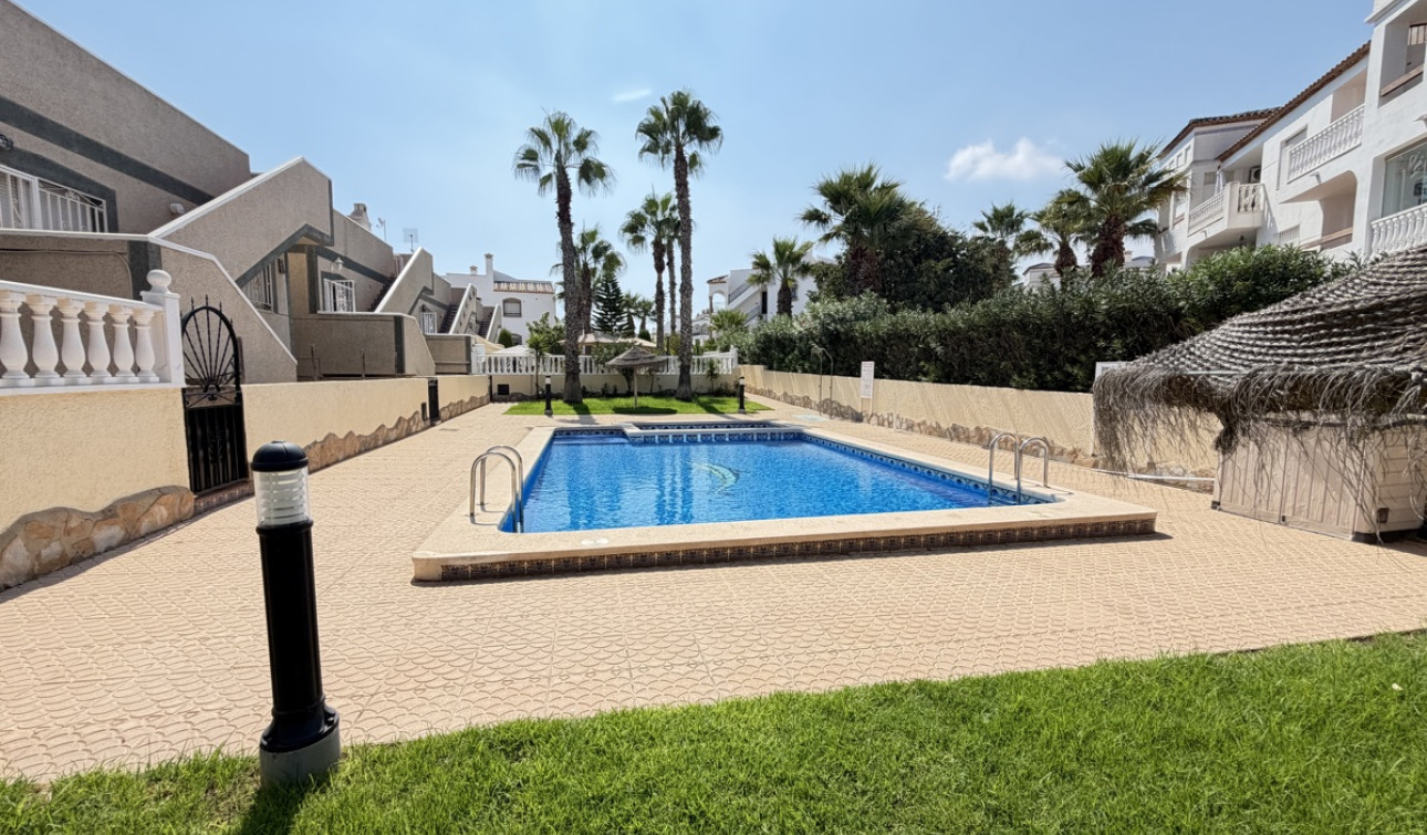 Resale - Detached Villa - Villamartín
