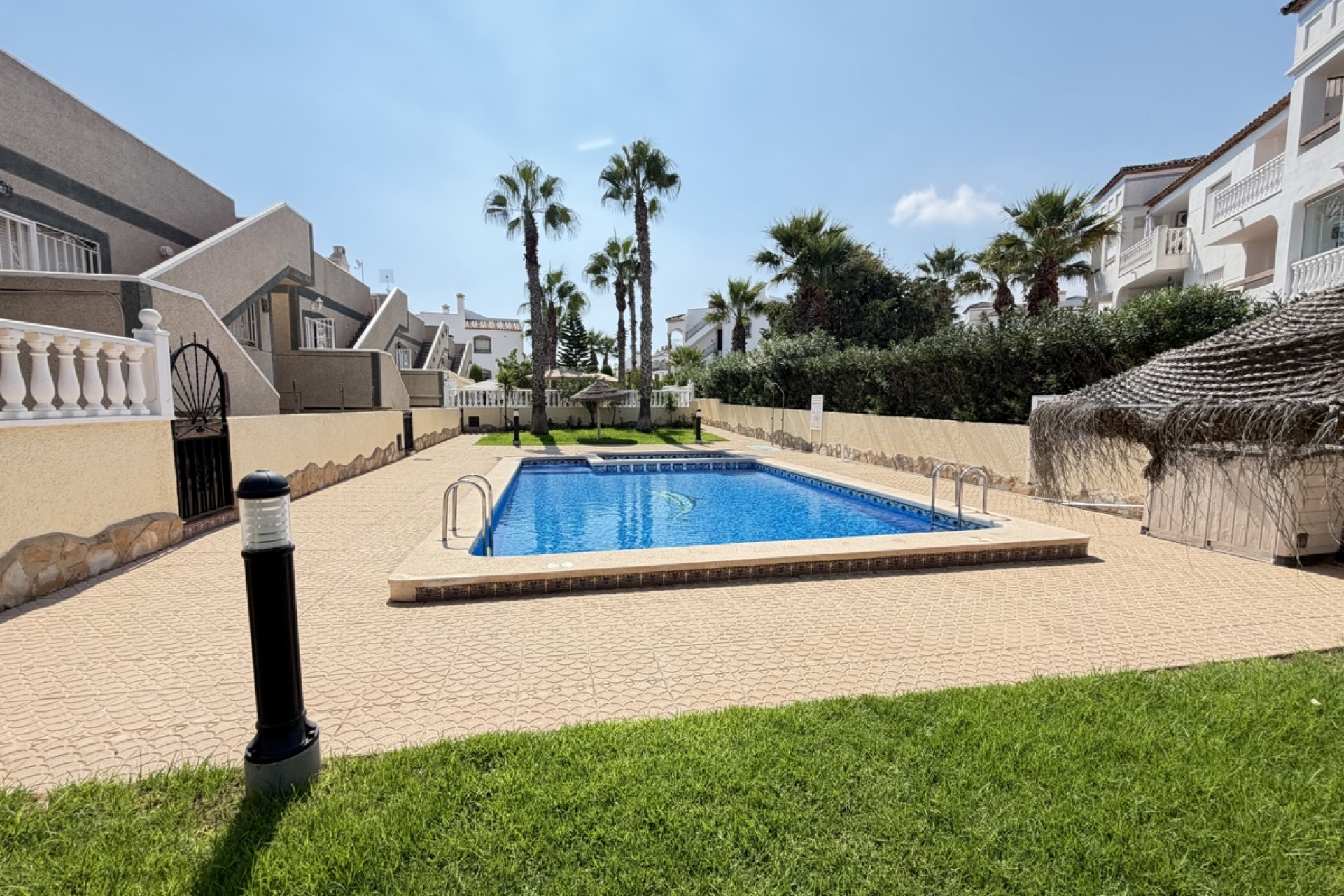 Resale - Detached Villa - Villamartín