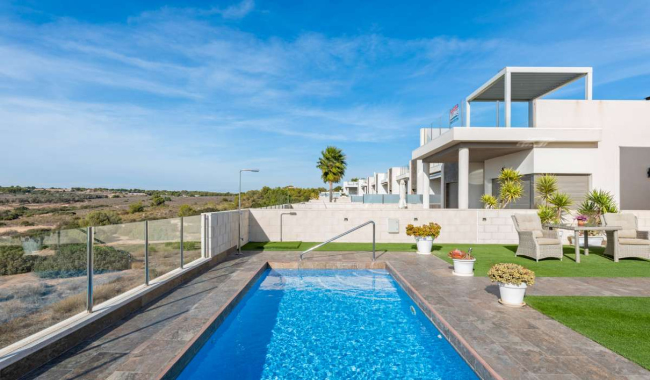 Resale - Detached Villa - Villamartín