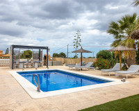 Resale - Finca / Country Property - Albatera