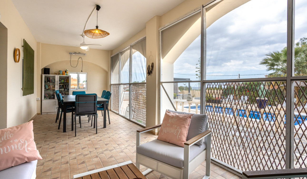 Resale - Finca / Country Property - Albatera