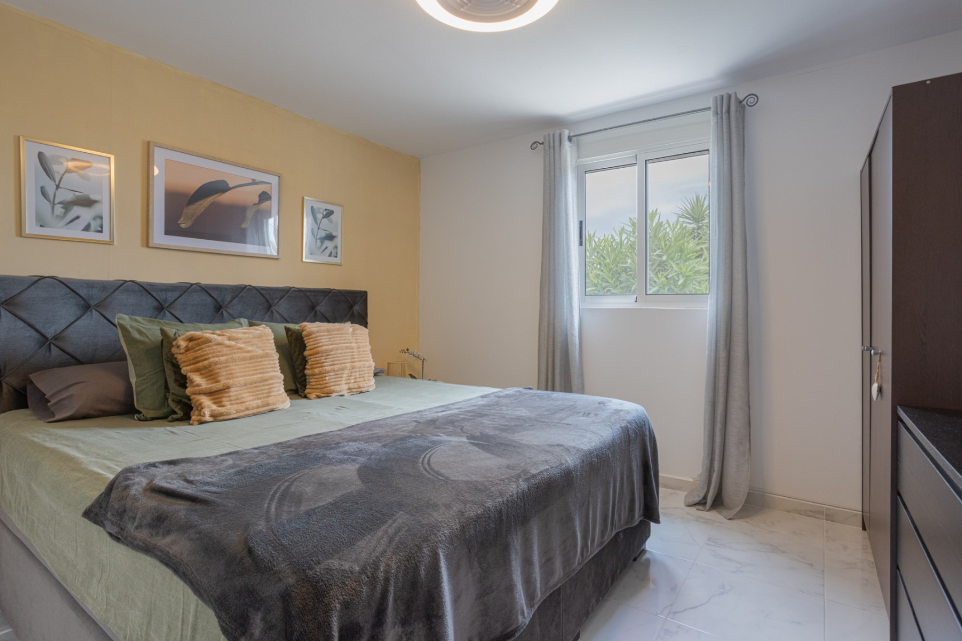 Resale - Finca / Country Property - Albatera