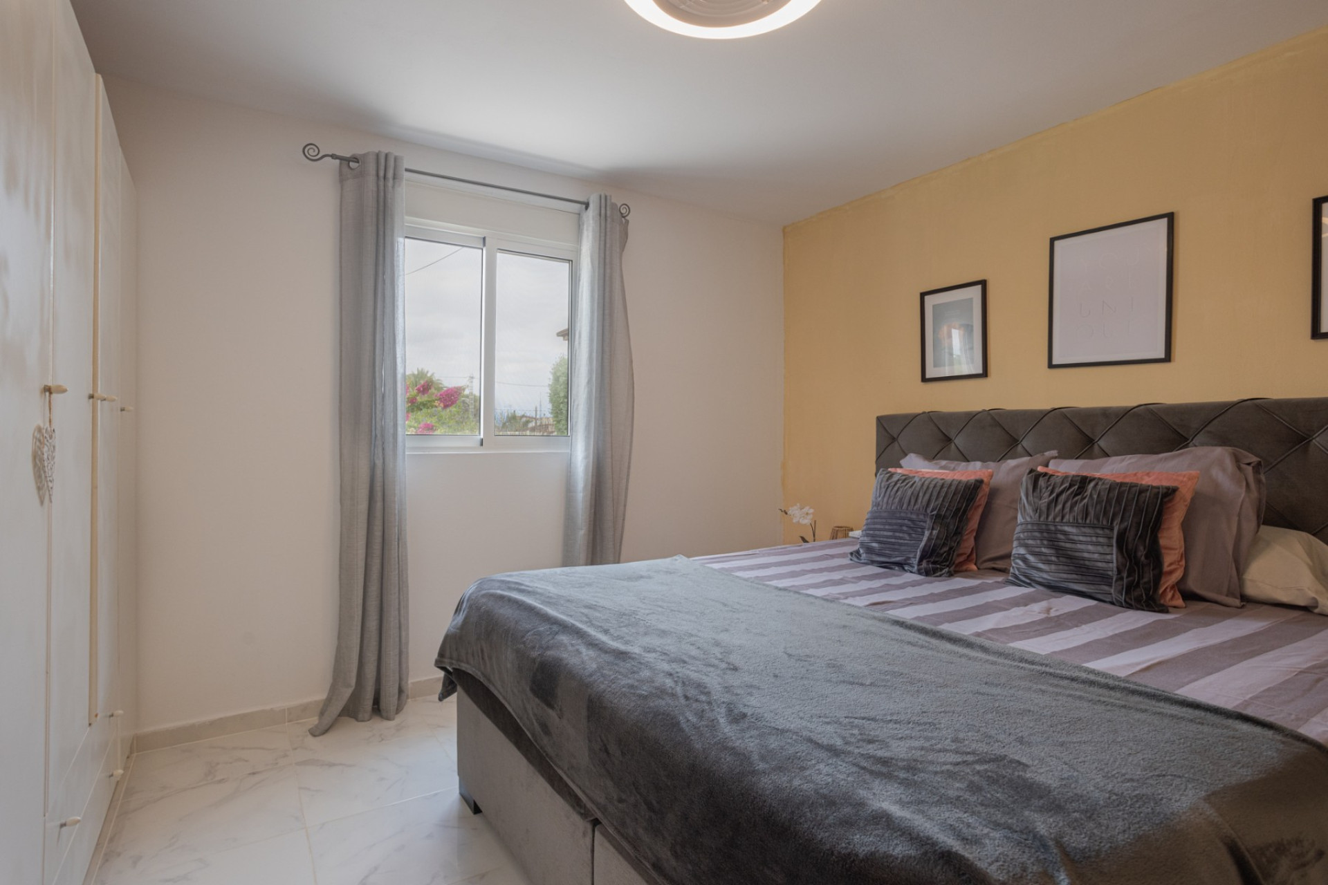 Resale - Finca / Country Property - Albatera