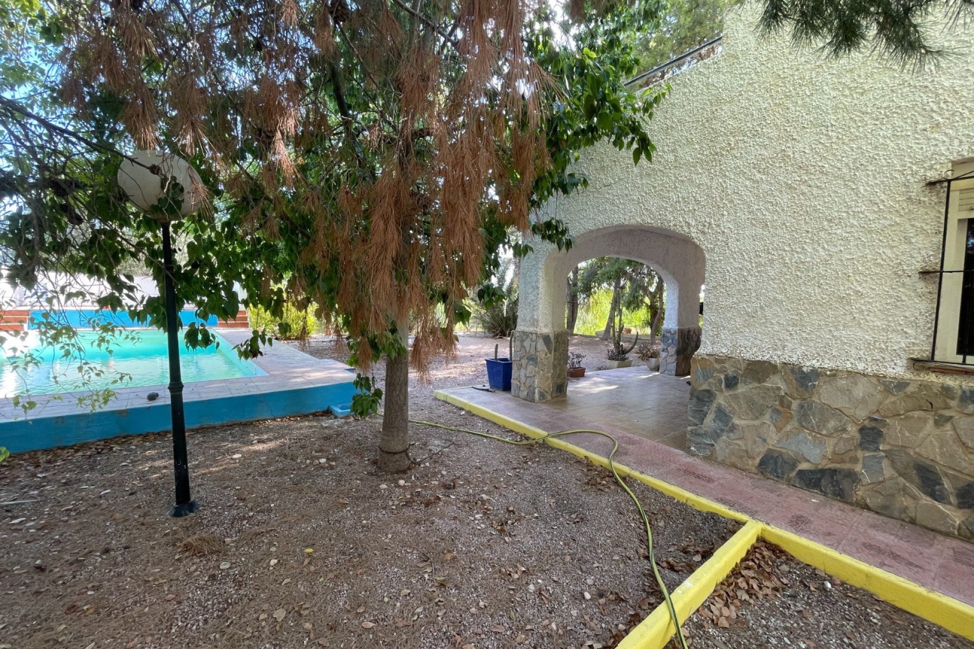 Resale - Finca / Country Property - Albatera