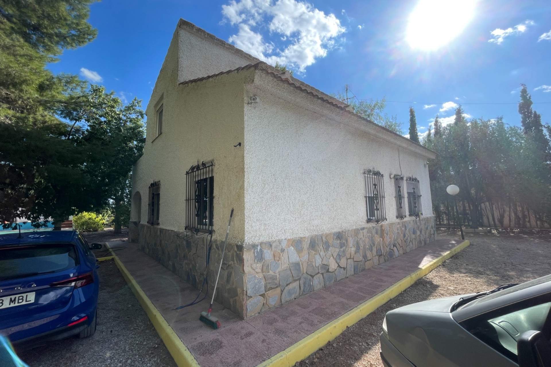Resale - Finca / Country Property - Albatera