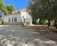 Resale - Finca / Country Property - Albatera