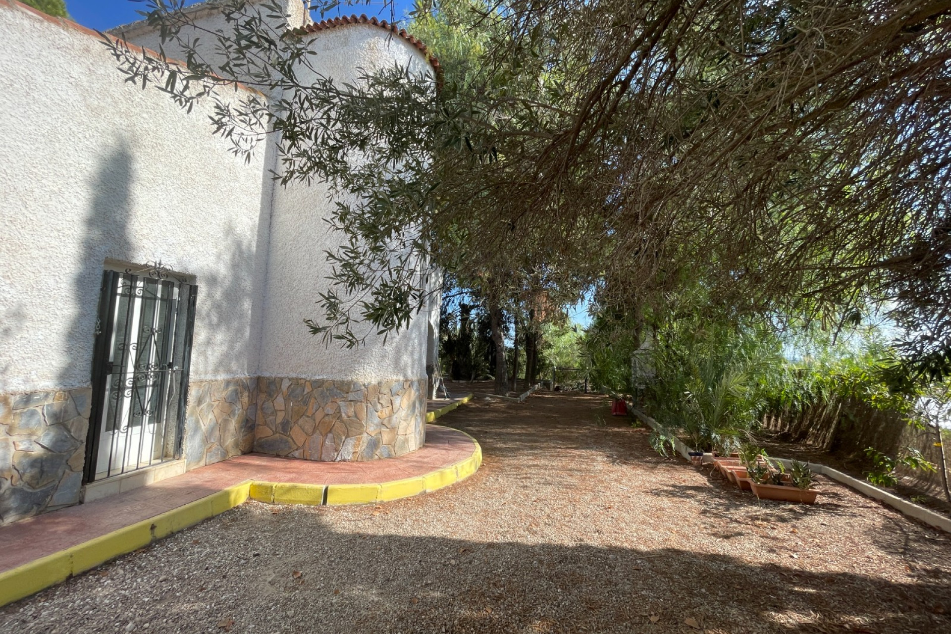 Resale - Finca / Country Property - Albatera