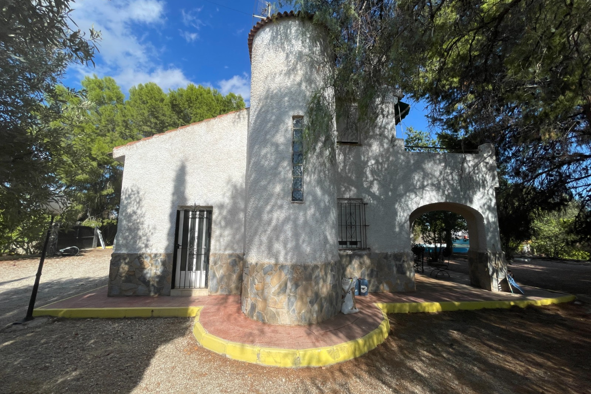 Resale - Finca / Country Property - Albatera