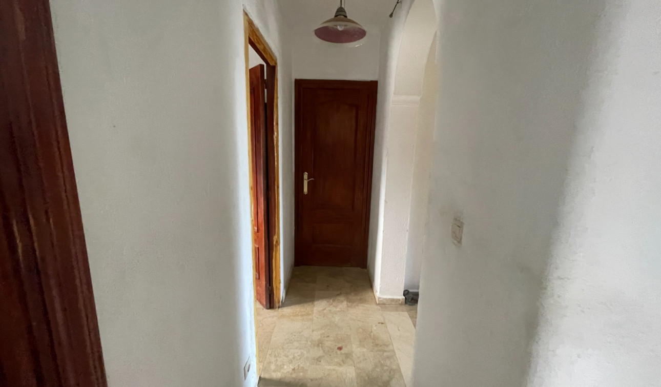 Resale - Finca / Country Property - Albatera