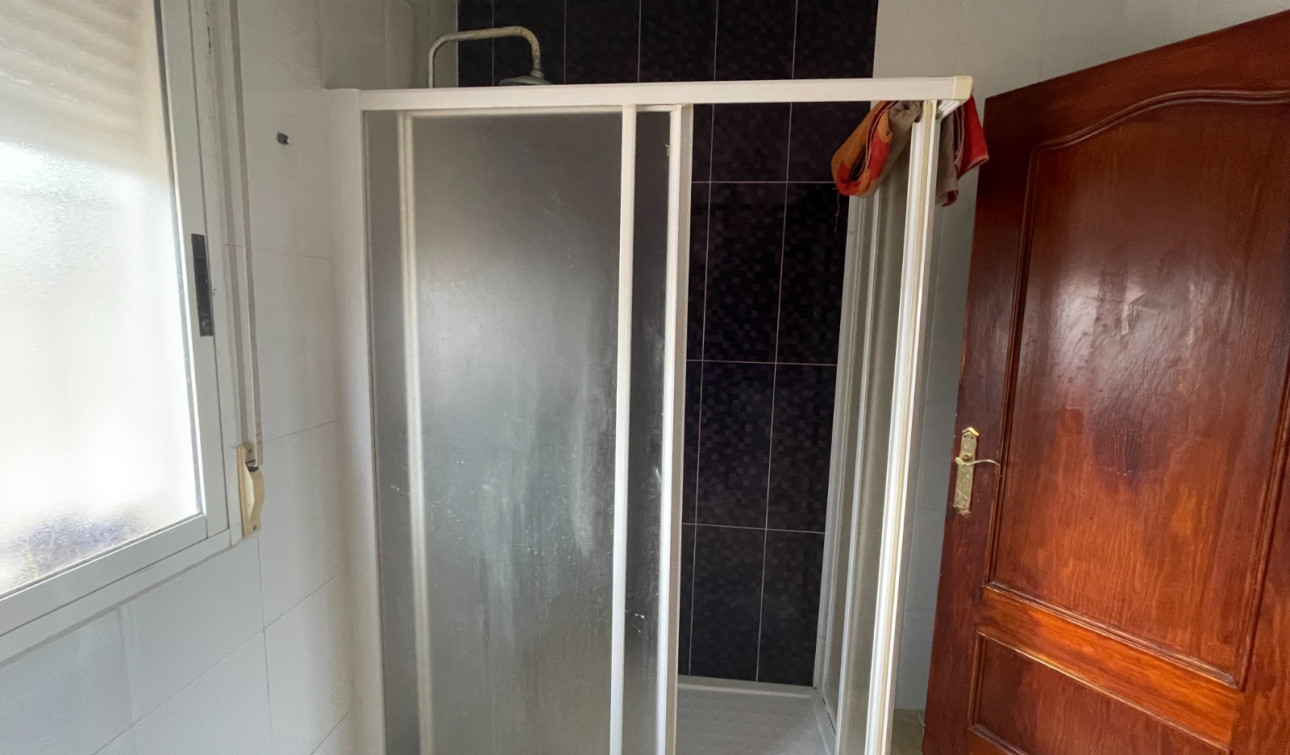 Resale - Finca / Country Property - Albatera