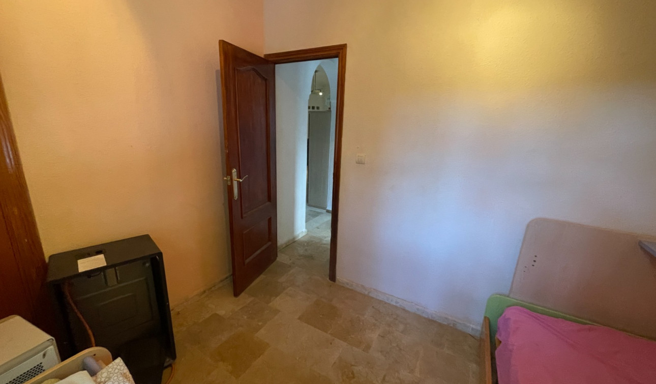 Resale - Finca / Country Property - Albatera