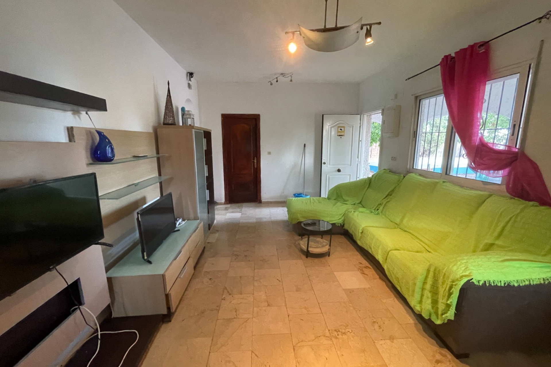 Resale - Finca / Country Property - Albatera