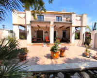 Resale - Finca / Country Property - Albatera