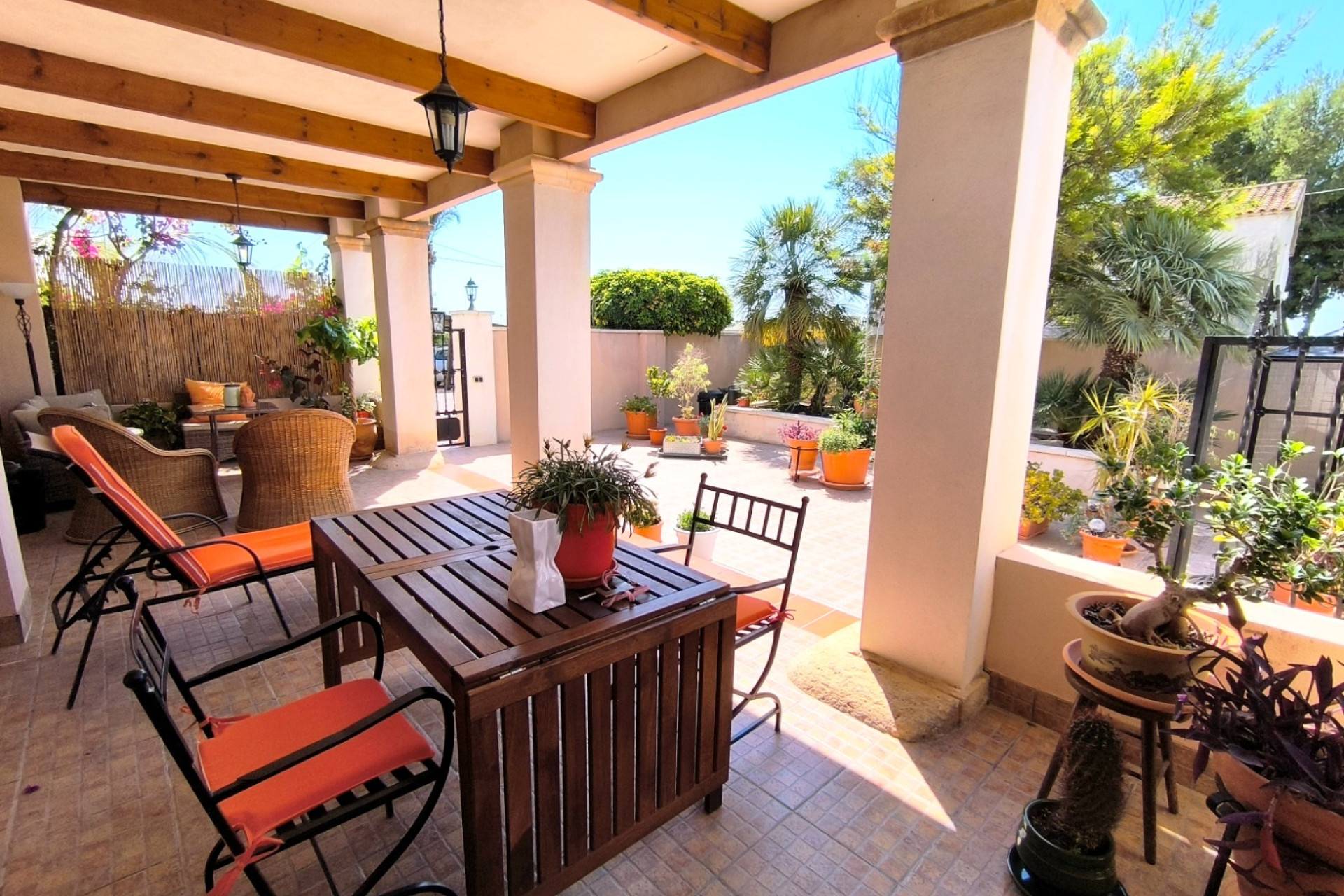 Resale - Finca / Country Property - Albatera