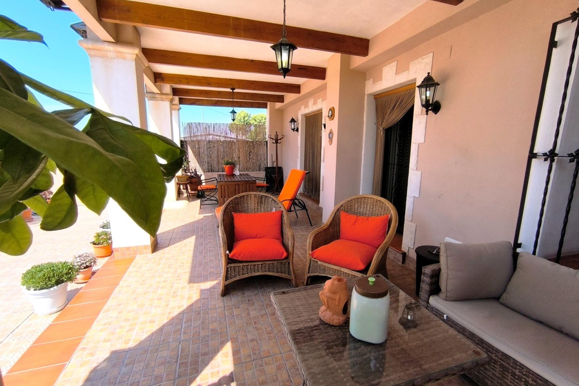Resale - Finca / Country Property - Albatera