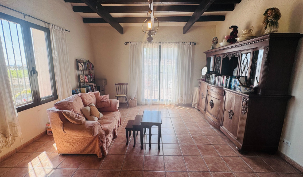 Resale - Finca / Country Property - Albatera