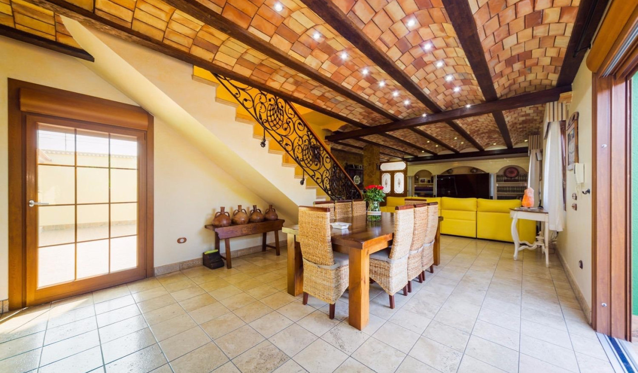 Resale - Finca / Country Property - Almoradí - Almoradi